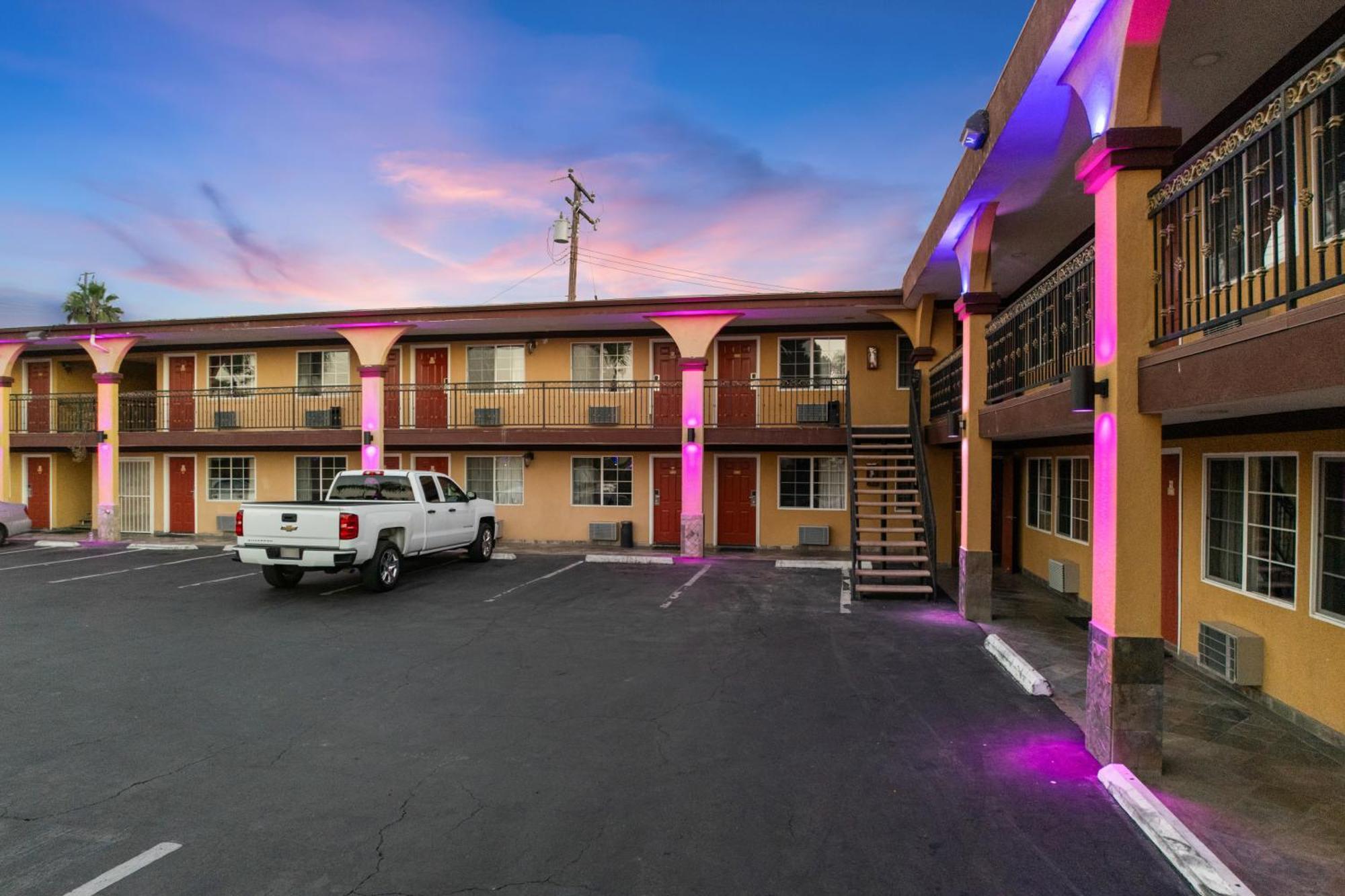 Sky Palm Motel - Orange Dış mekan fotoğraf