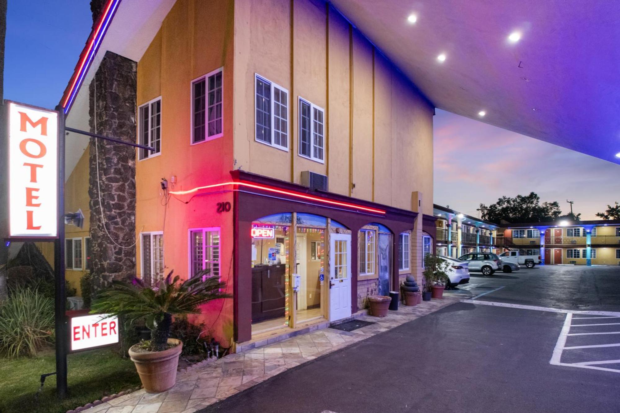 Sky Palm Motel - Orange Dış mekan fotoğraf