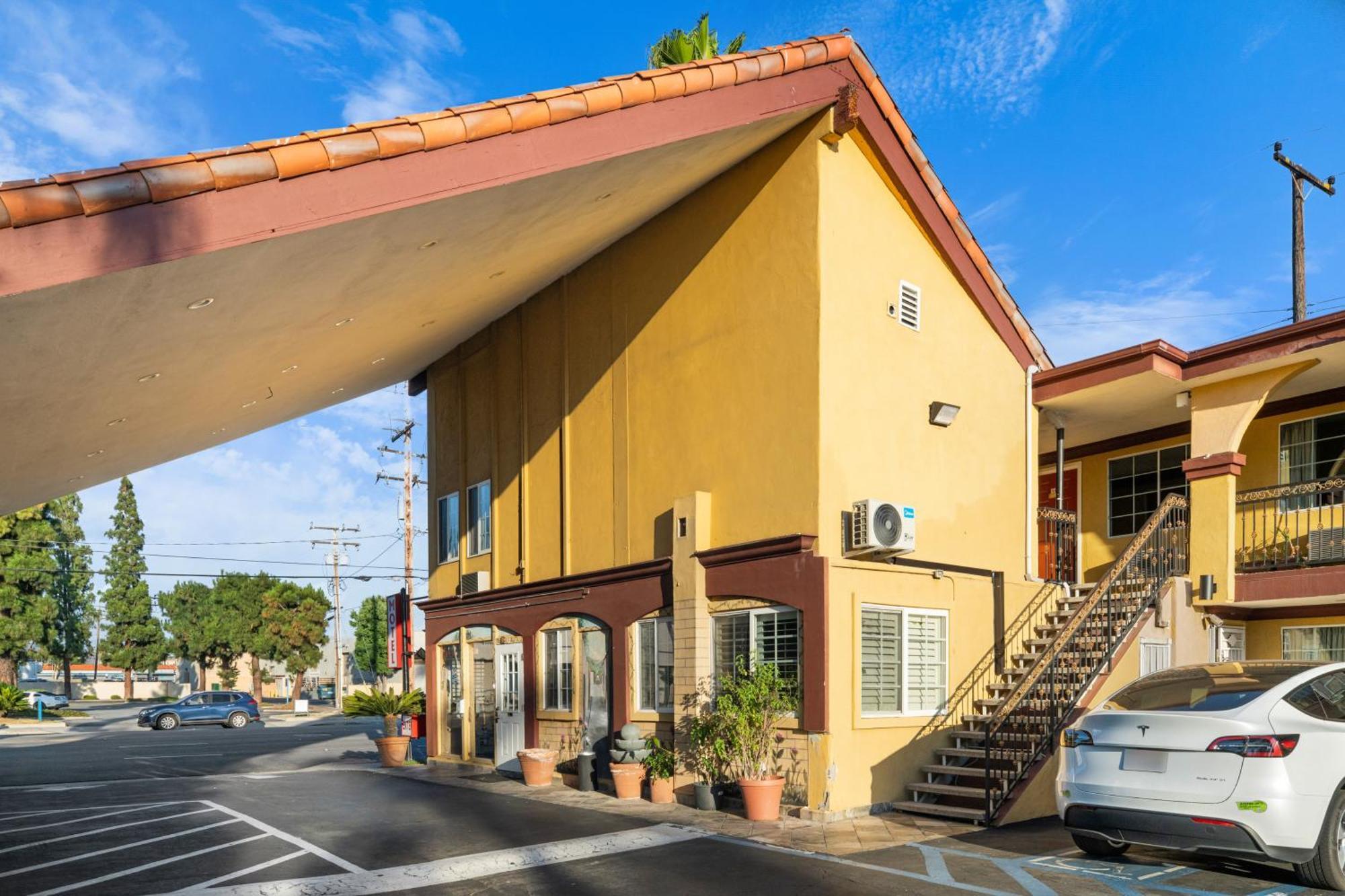 Sky Palm Motel - Orange Dış mekan fotoğraf